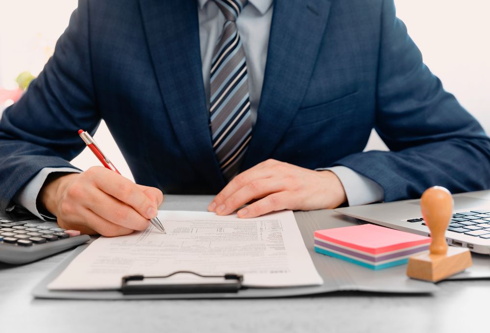 Should You Accept the First Settlement Offer?